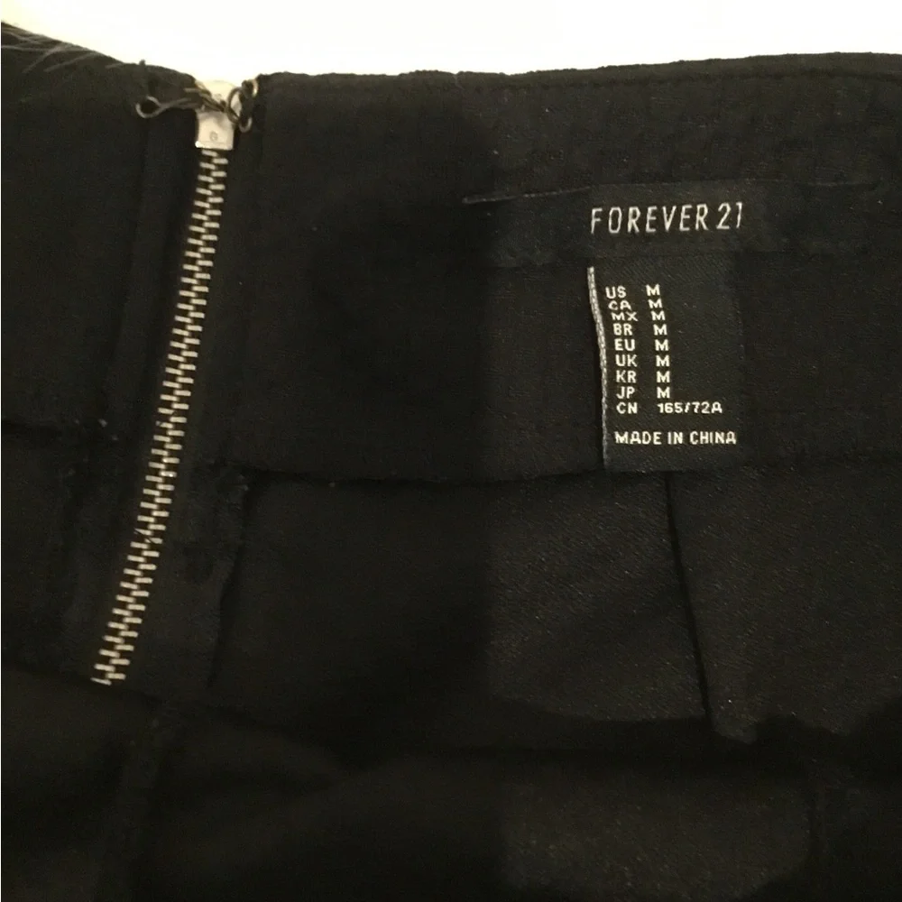 Shorts 🖤 - Picture 2 of 4